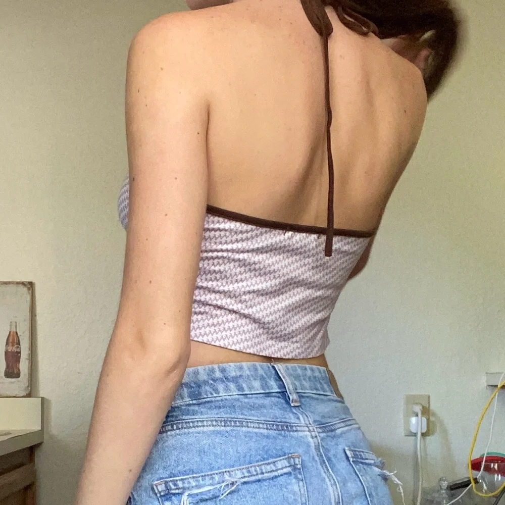 Halter top - Picture 2 of 4